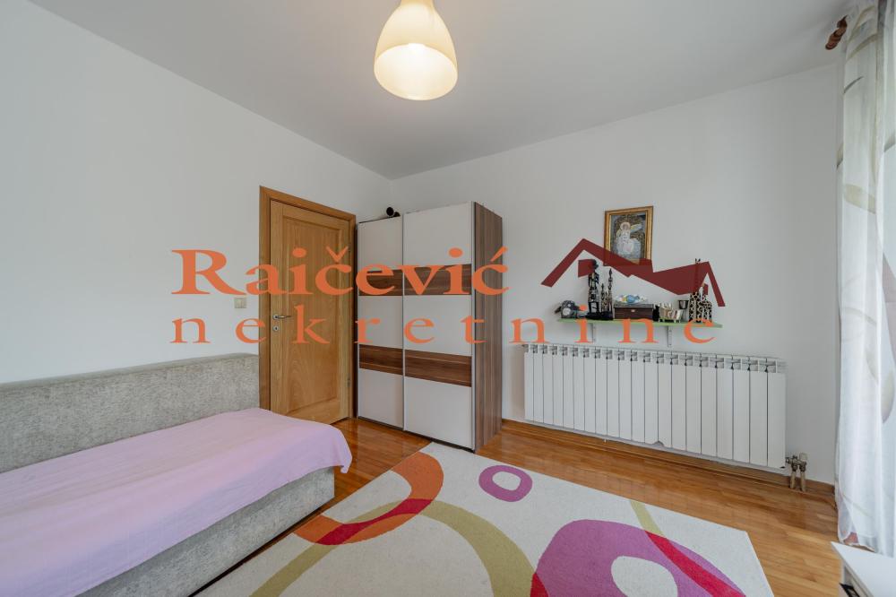 Slika 10 - Raska, Petosoban stan na prodaju, 142m2, 470.000€