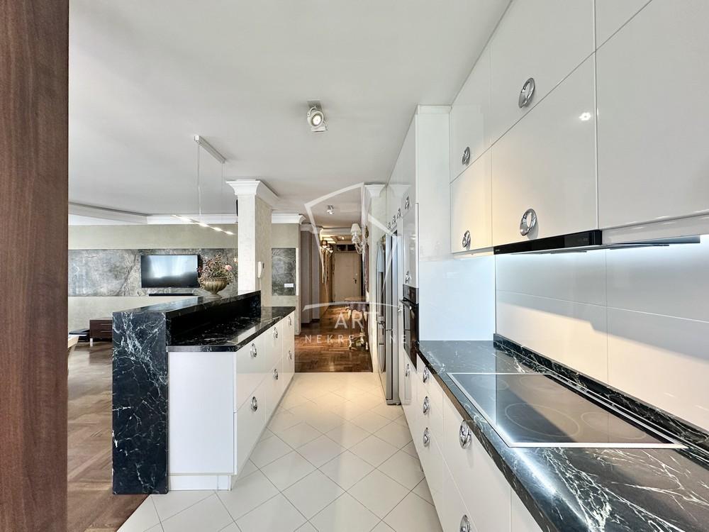 Slika 5 - Južni Bulevar, Četvorosoban stan na prodaju, 130m2, 552.500€