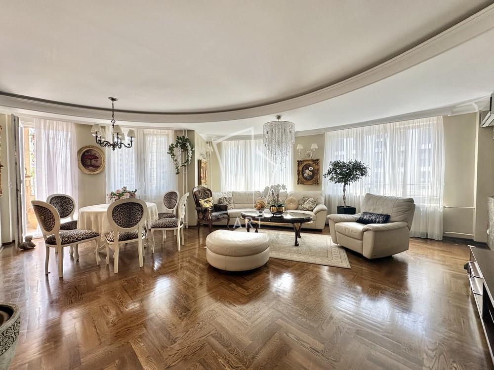 Glavna slika -Južni Bulevar, Četvorosoban stan na prodaju, 130m2, 552.500€