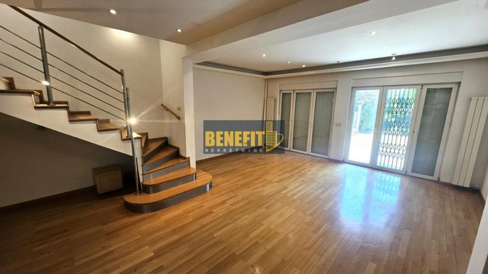 Glavna slika - Kuća na prodaju, 215m2, 750.000€