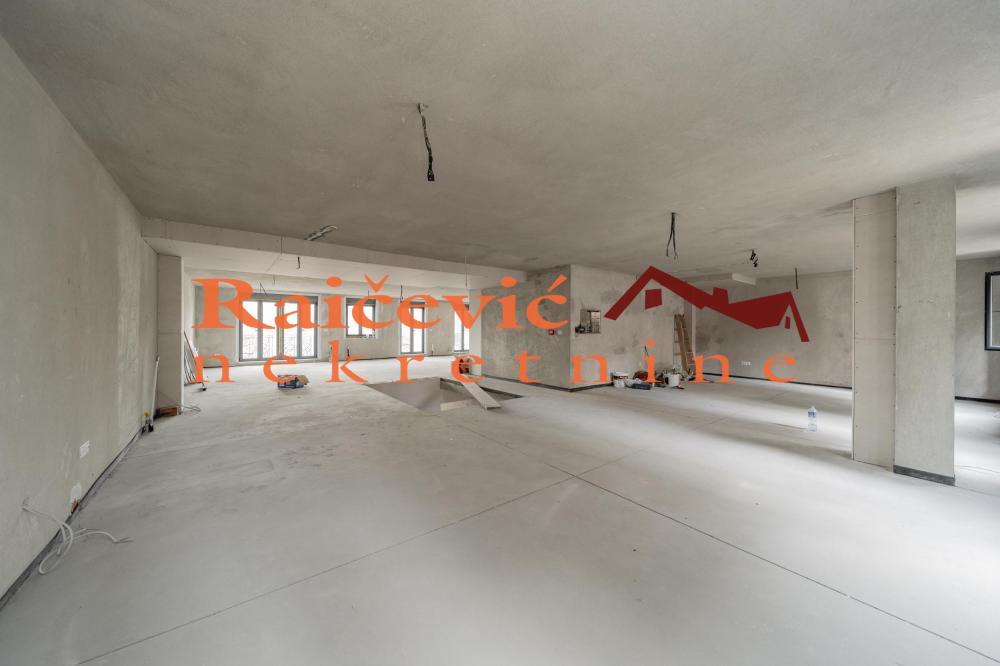 Glavna slika -Dusanovac,  Lokal na prodaju, 245m2, 735.000€