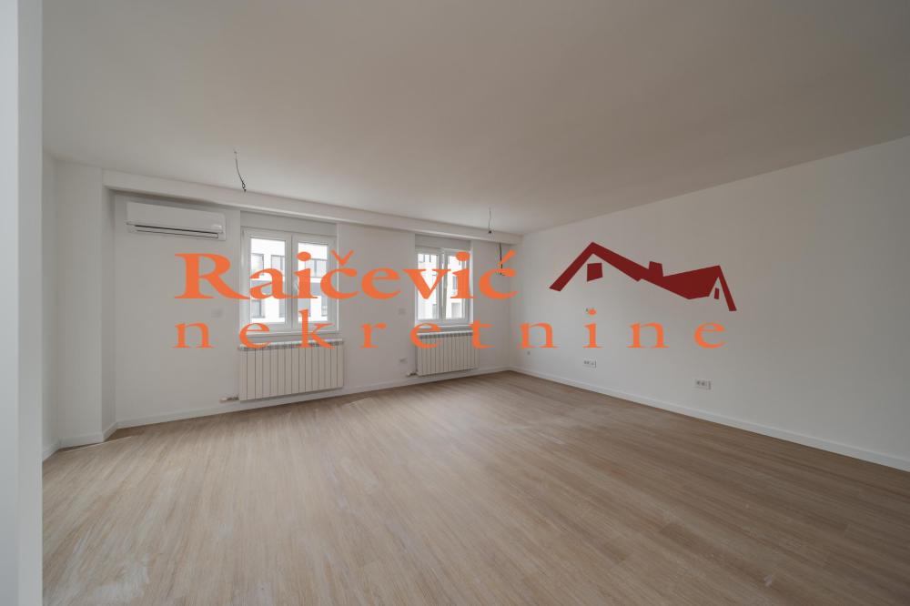 Slika 2 - Dusanovac, Petosoban stan na prodaju, 142m2, 352.000€