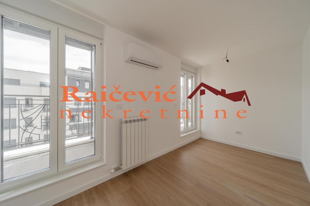 Slika 8 - Dusanovac, Petosoban stan na prodaju, 142m2, 352.000€