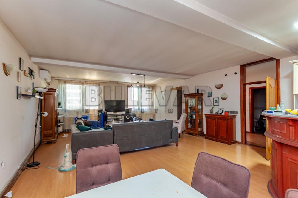 Slika 1 - Bulevar 12. februar, Dvoiposoban stan za izdavanje, 120m2, 500€