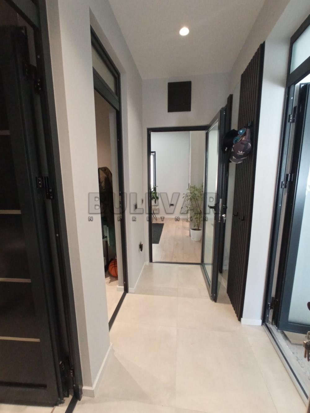 Slika 8 - Radoja Dakića,  Lokal za izdavanje, 70m2, 700€