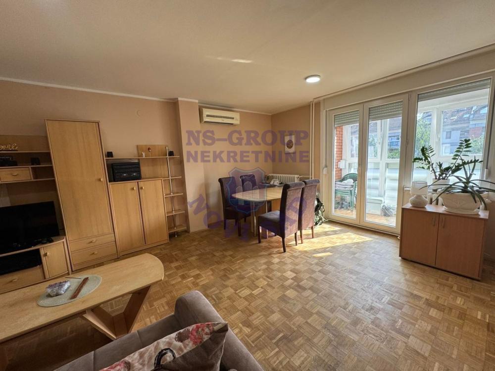 Glavna slika -Dvosoban stan za izdavanje, 55m2, 380€