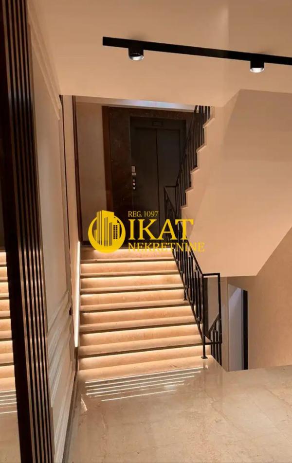 Slika 4 - Strumička, Petosoban stan na prodaju, 183m2, 560.000€