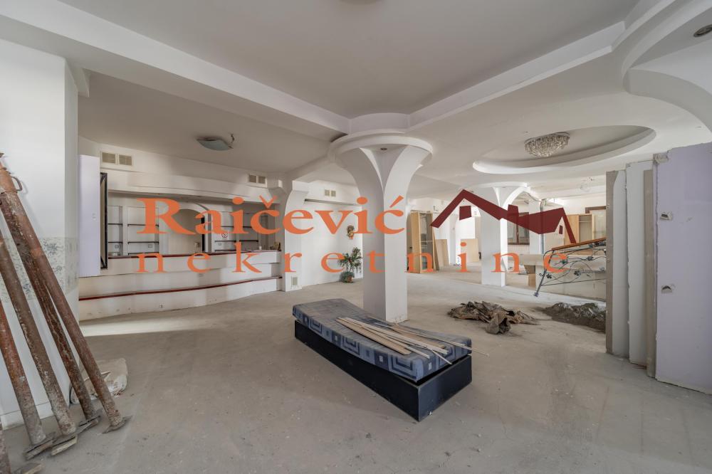 Slika 1 - Labudovo brdo,  Lokal na prodaju, 365m2, 580.000€