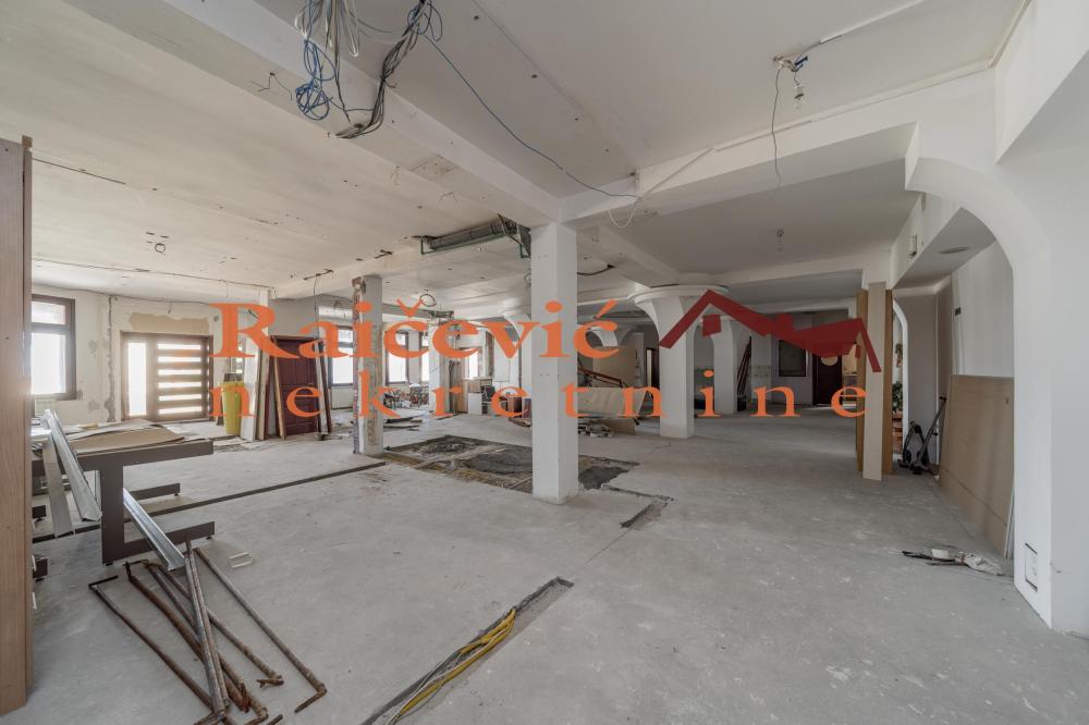 Slika 2 - Labudovo brdo,  Lokal na prodaju, 365m2, 580.000€