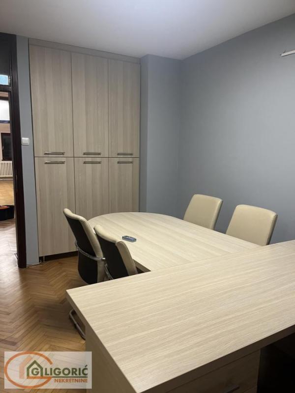 Slika 9 - Sarajevska, Petosoban stan za izdavanje, 110m2, 1.000€
