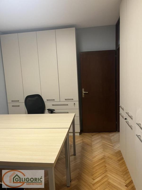 Slika 10 - Sarajevska, Petosoban stan za izdavanje, 110m2, 1.000€
