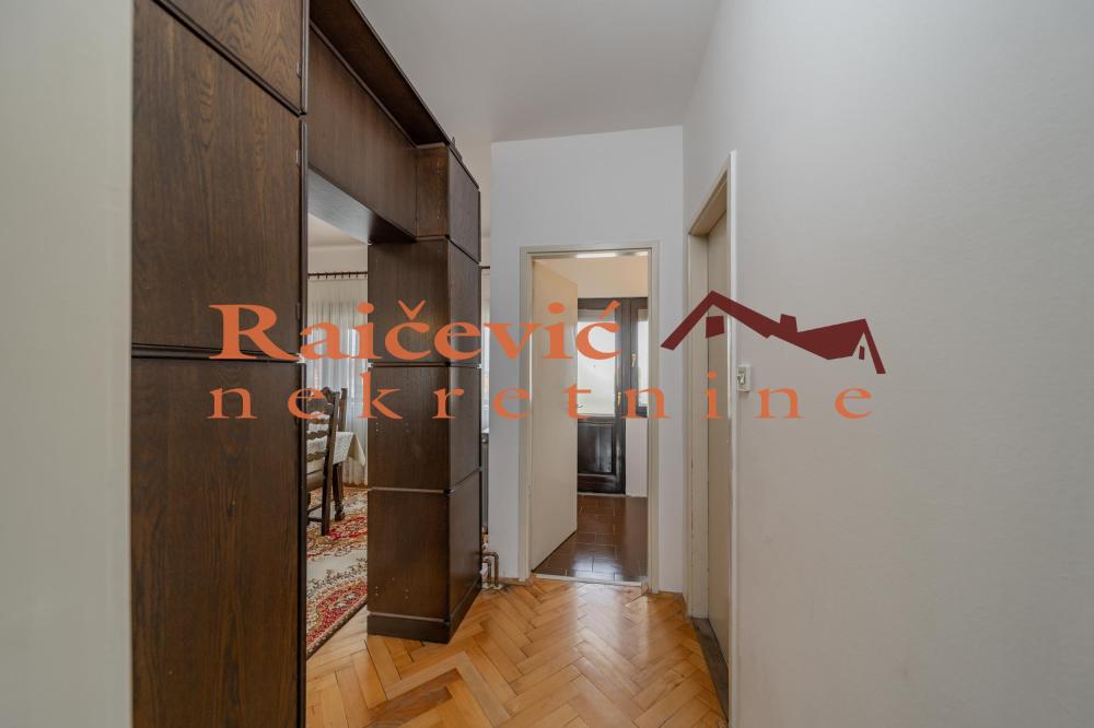 Slika 4 - Smederevski put,  Kuća na prodaju, 322m2, 187.000€