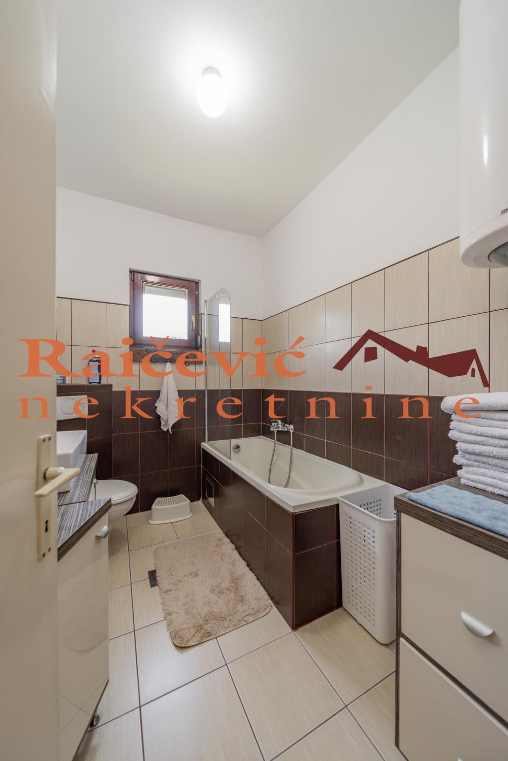 Slika 8 - Smederevski put,  Kuća na prodaju, 322m2, 187.000€