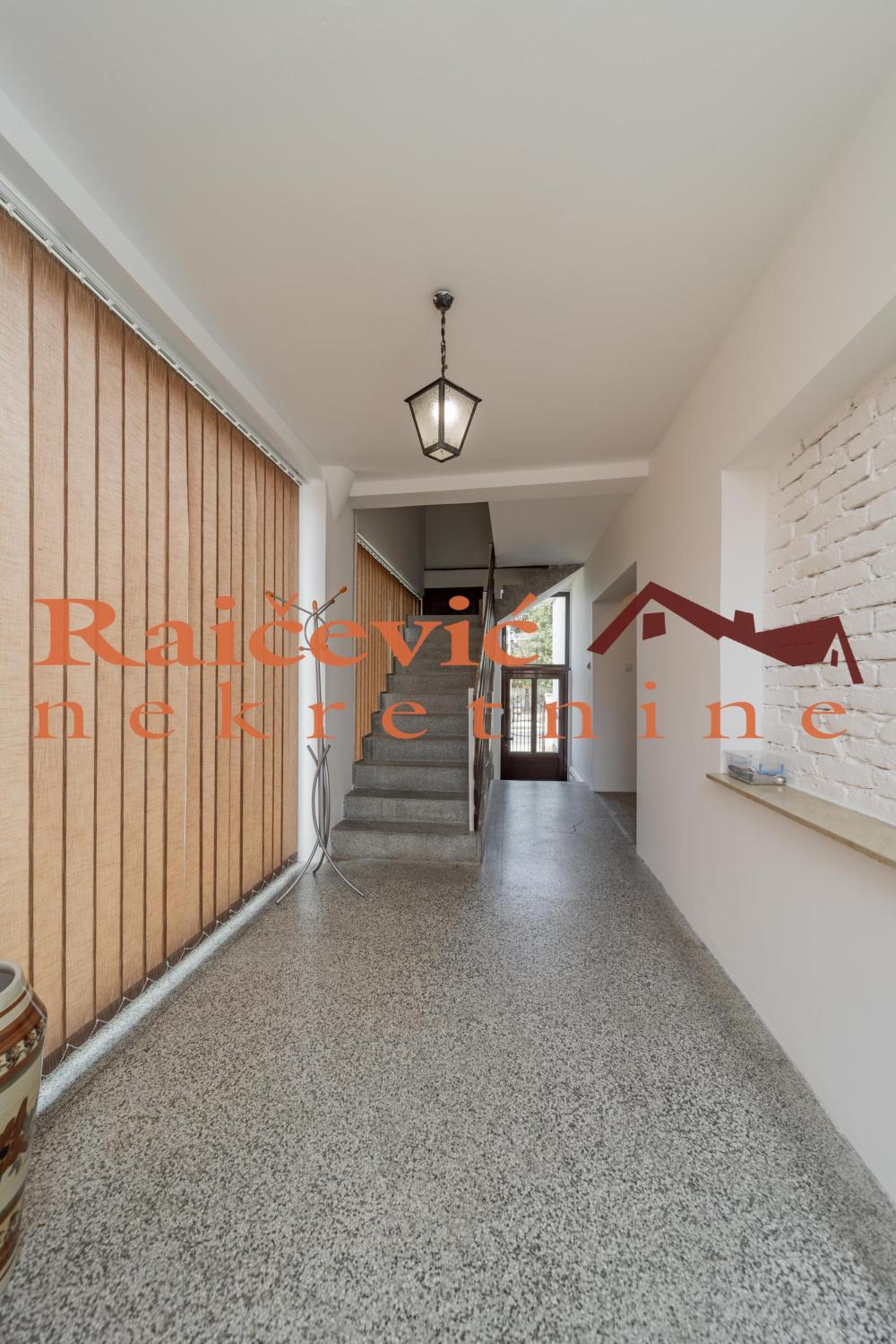 Slika 10 - Smederevski put,  Kuća na prodaju, 322m2, 187.000€