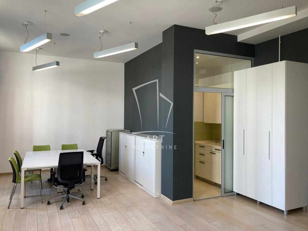 Slika 1 - Žorža Klemansoa, Jednosoban stan za izdavanje, 50m2, 900€