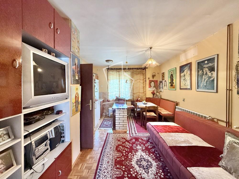 Slika 2 - Vladike Danila, Kuća na prodaju, 167m2, 169.900€