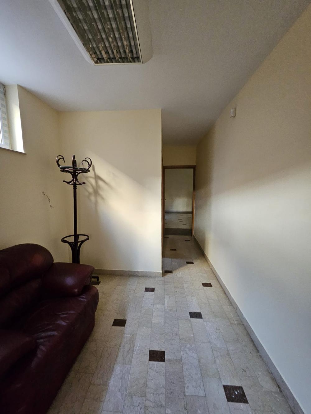 Slika 4 - Braće Ribnikar,  Lokal za izdavanje, 114m2, 1.200€