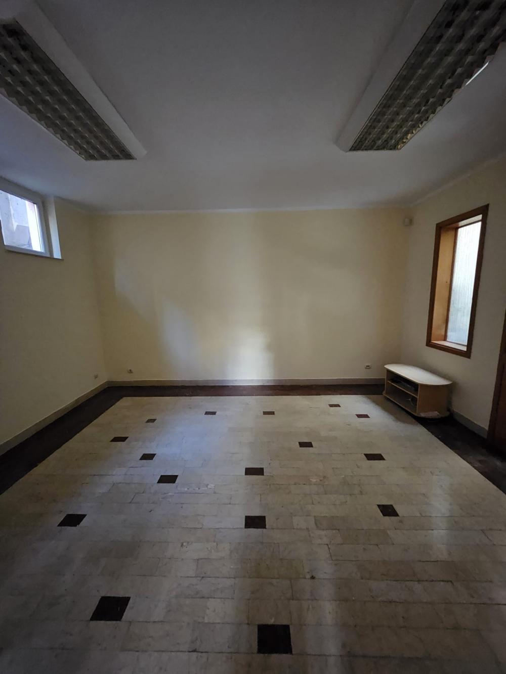 Slika 2 - Braće Ribnikar,  Lokal za izdavanje, 114m2, 1.200€