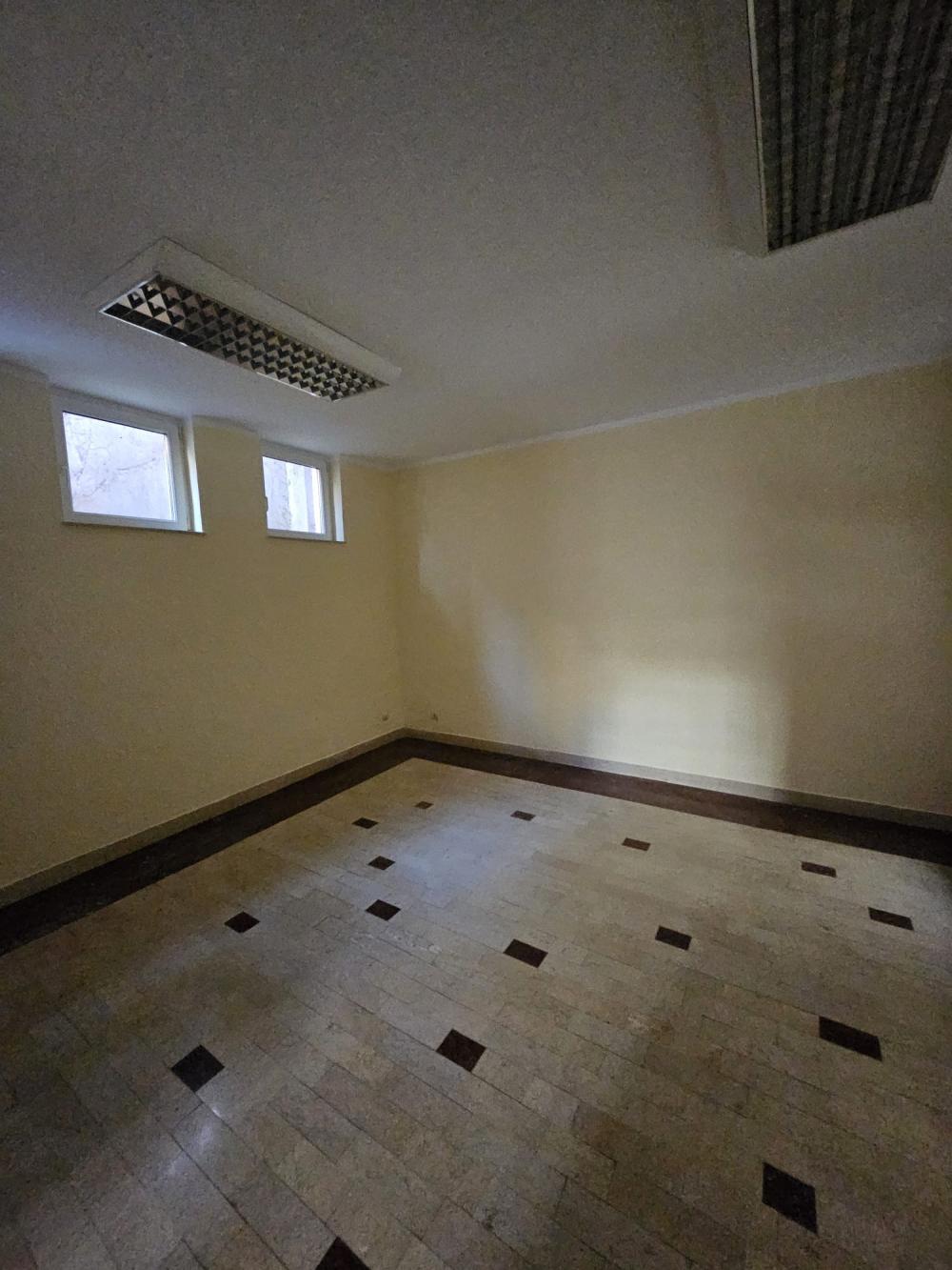 Slika 3 - Braće Ribnikar,  Lokal za izdavanje, 114m2, 1.200€