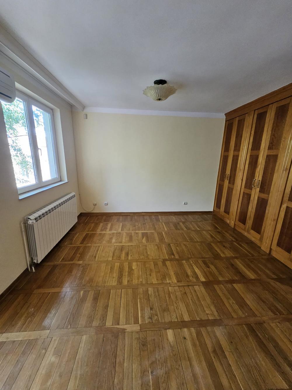 Slika 11 - Braće Ribnikar, Kuća za izdavanje, 343m2, 2.500€