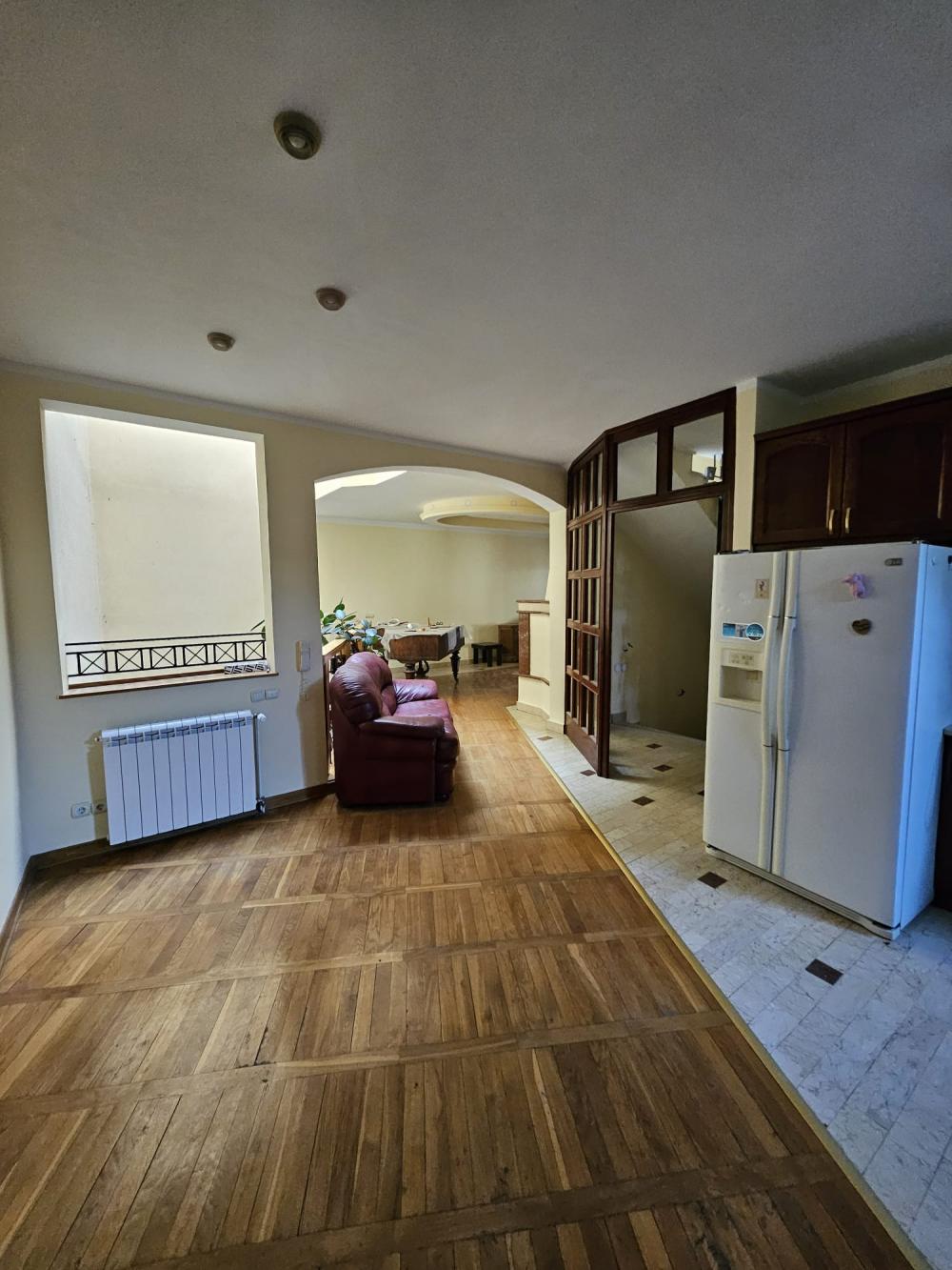 Slika 3 - Braće Ribnikar, Kuća za izdavanje, 343m2, 2.500€
