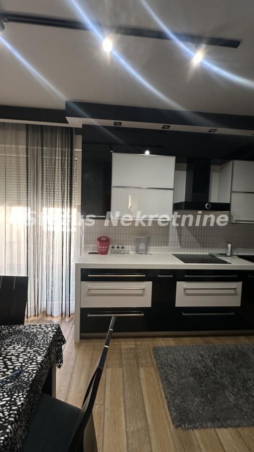 Slika 1 - Petosoban stan za izdavanje, 126m2, 1.300€