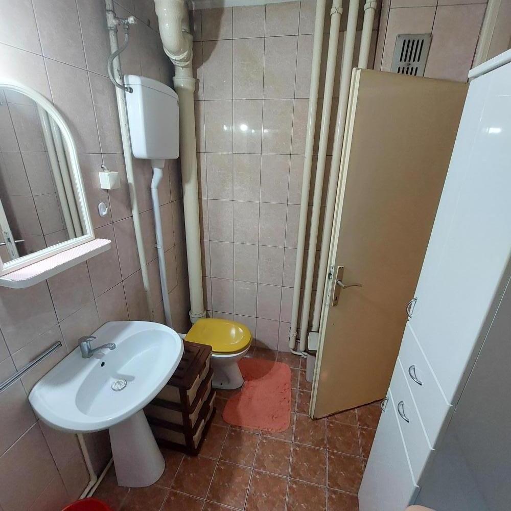 Slika 1 - Cara Uroša 13A, Dvosoban stan za izdavanje, 56m2, 300€