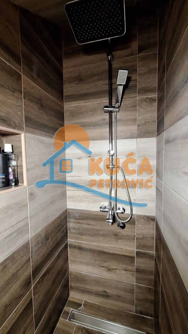 Slika 9 - 7. jula,  Lokal za izdavanje, 320m2, 8.000€