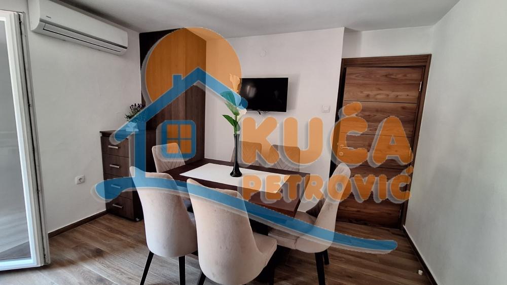 Slika 5 - 7. jula,  Lokal za izdavanje, 320m2, 8.000€