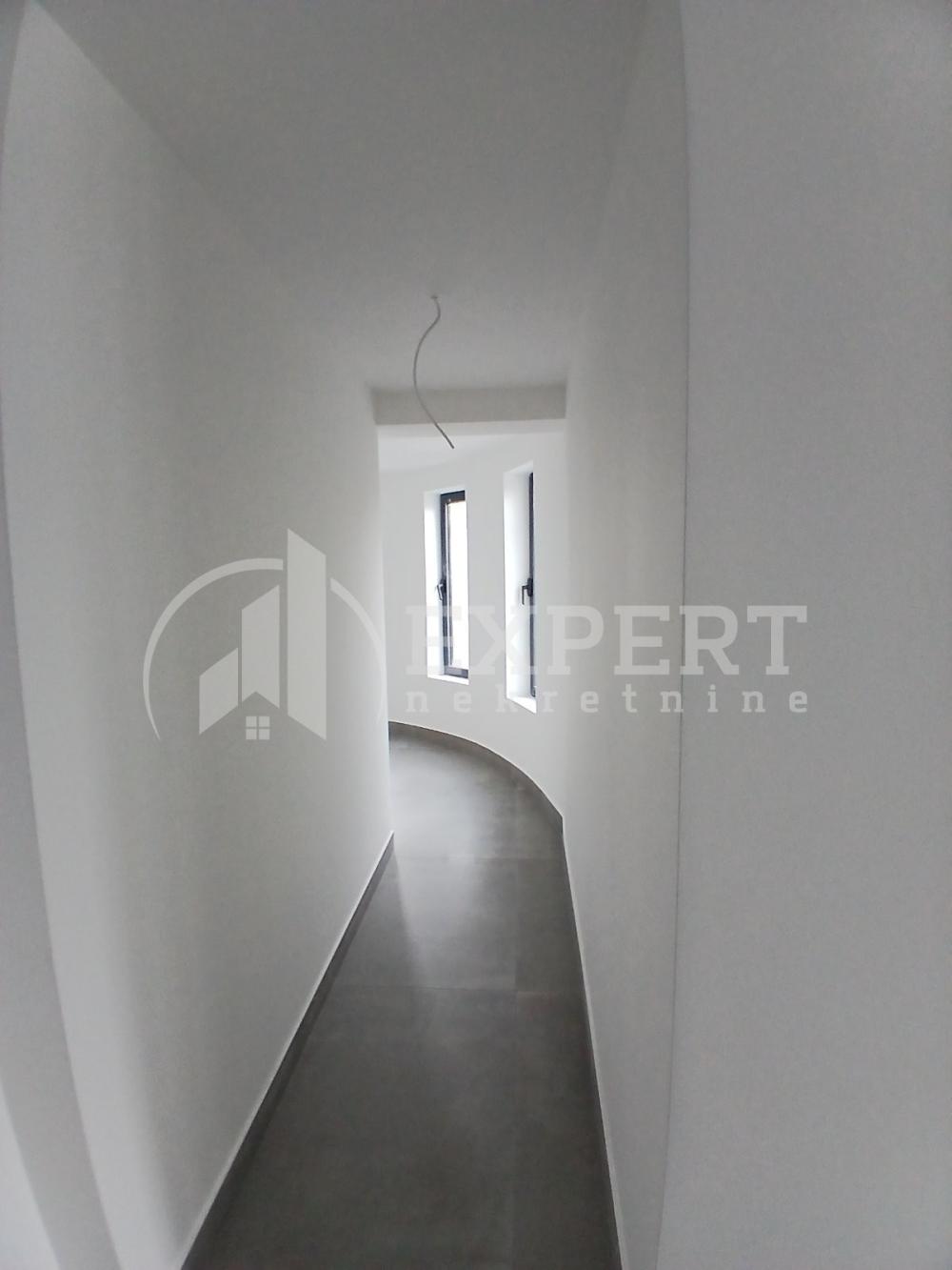 Slika 9 - Pantelejska,  Lokal za izdavanje, 400m2, 6.000€