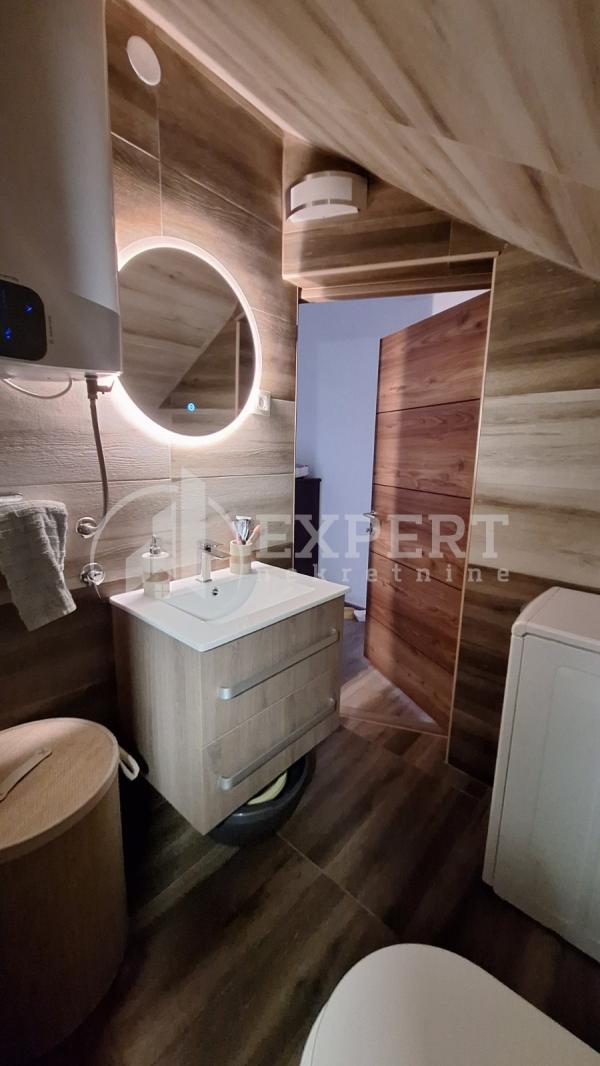 Slika 8 - 7. jula,  Lokal za izdavanje, 320m2, 8.000€