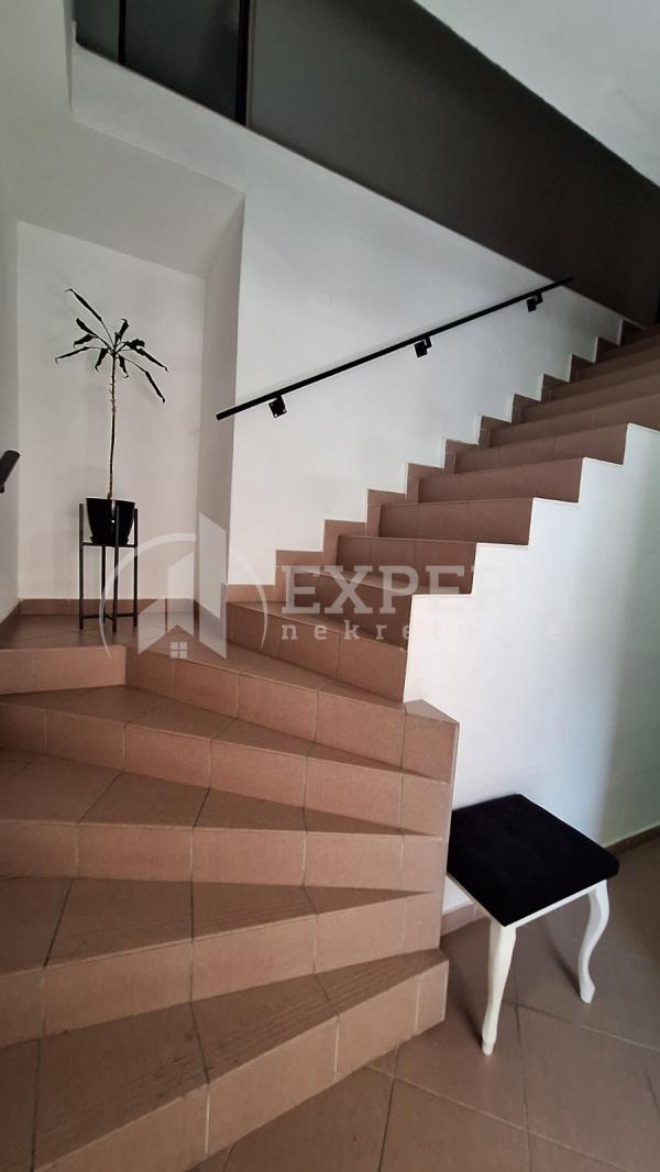 Slika 10 - 7. jula,  Lokal za izdavanje, 320m2, 8.000€