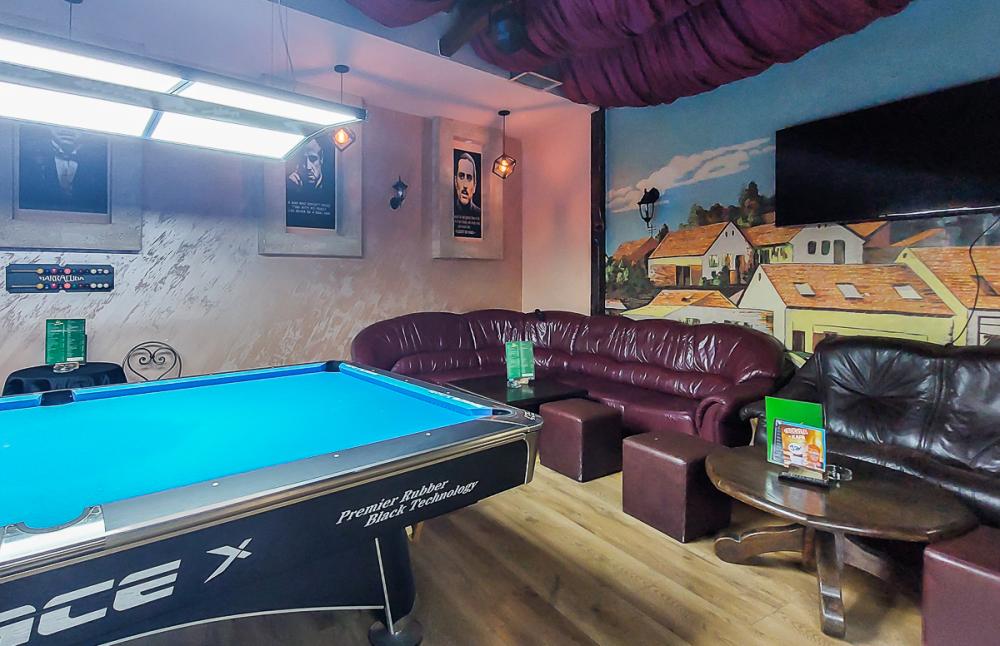 Slika 2 - Trg Branka Radicevica,  Lokal za izdavanje, 120m2, 1.500€