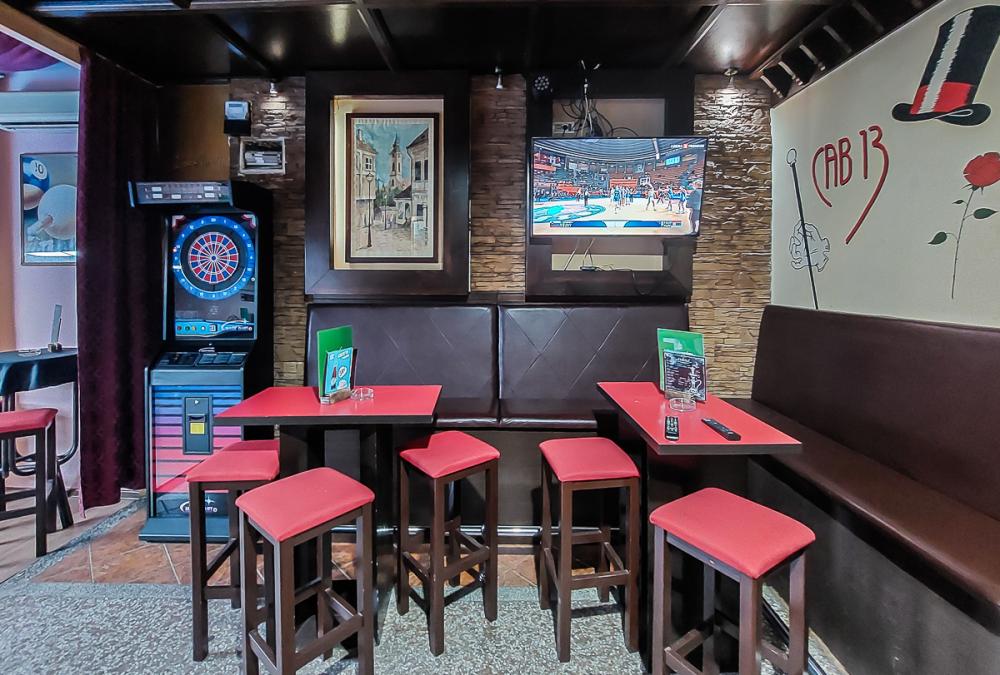 Slika 3 - Trg Branka Radicevica,  Lokal za izdavanje, 120m2, 1.500€