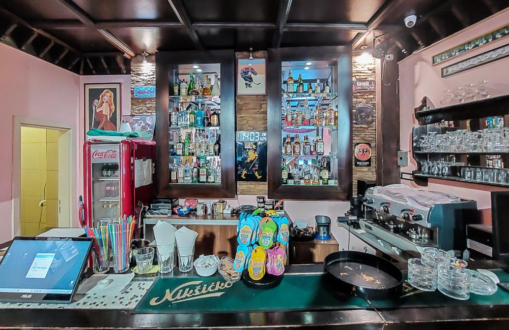 Slika 4 - Trg Branka Radicevica,  Lokal za izdavanje, 120m2, 1.500€