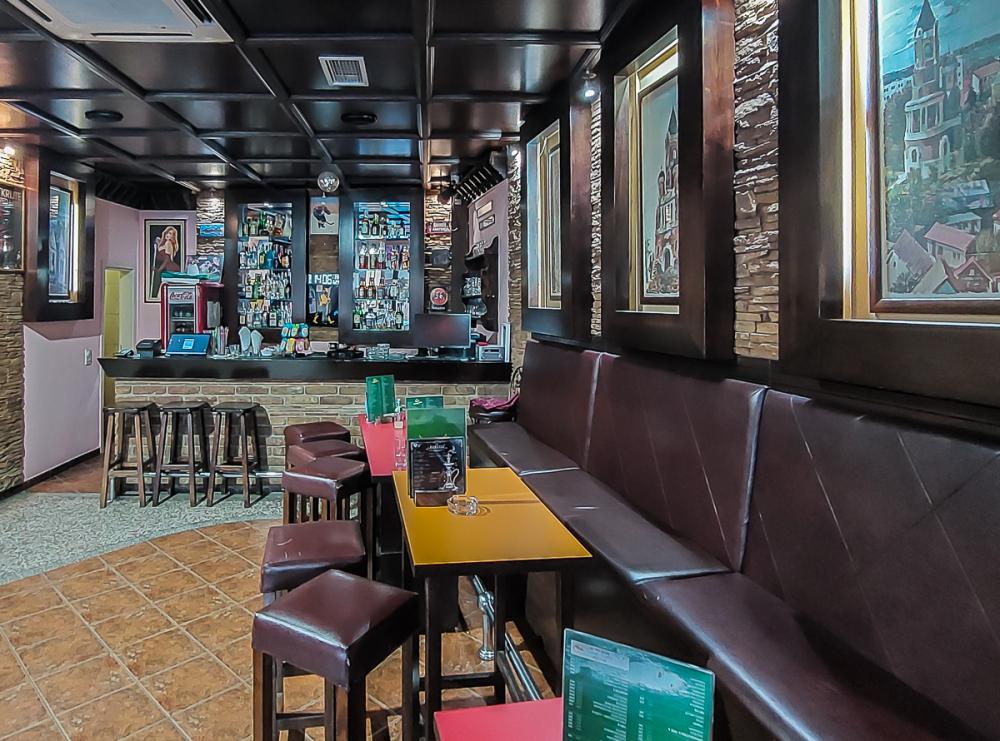 Slika 6 - Trg Branka Radicevica,  Lokal za izdavanje, 120m2, 1.500€