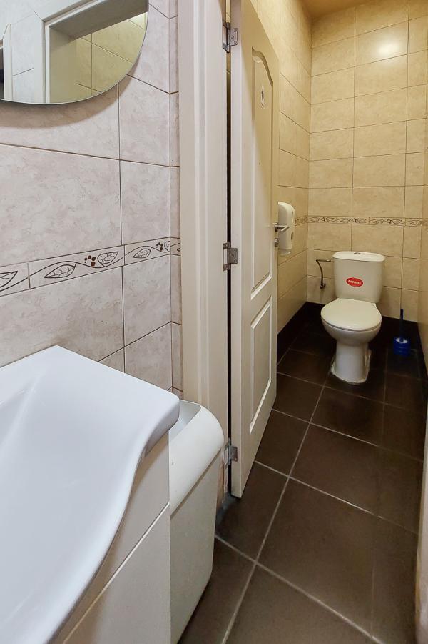 Slika 9 - Trg Branka Radicevica,  Lokal za izdavanje, 120m2, 1.500€