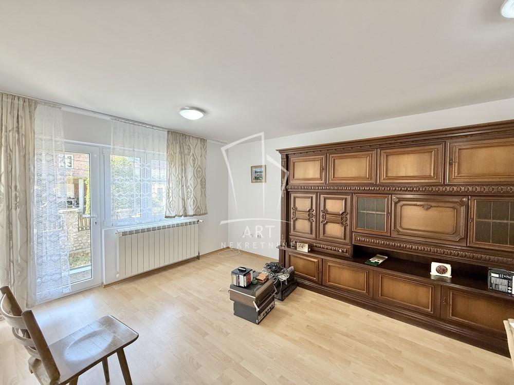 Slika 7 - Živote Marinkovića, Kuća na prodaju, 248m2, 315.000€