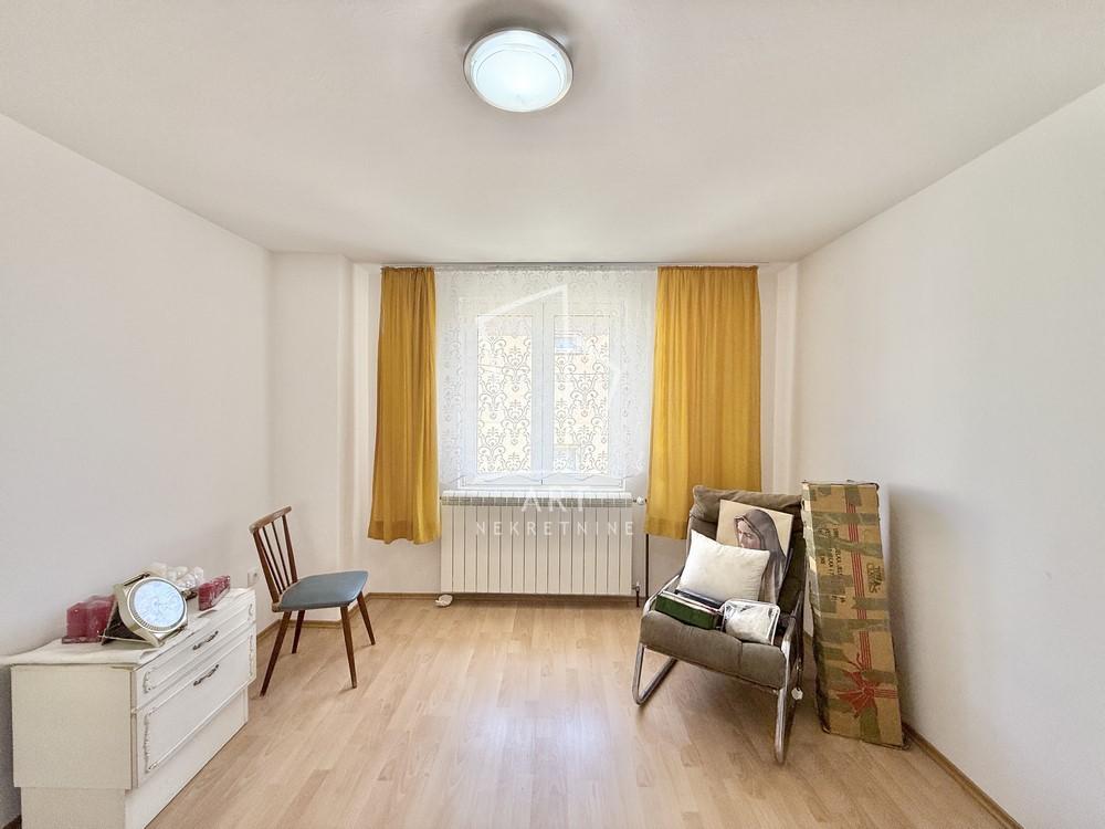 Slika 9 - Živote Marinkovića, Kuća na prodaju, 248m2, 315.000€