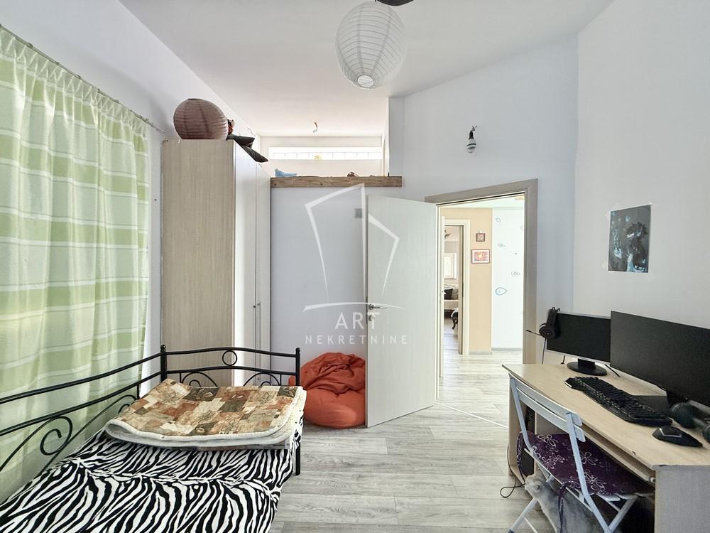 Slika 11 - Draginje Adamović,  Kuća na prodaju, 176m2, 280.000€