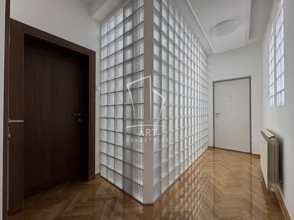 Slika 7 - Šumatovačka, Četvorosoban stan za izdavanje, 127m2, 1.800€