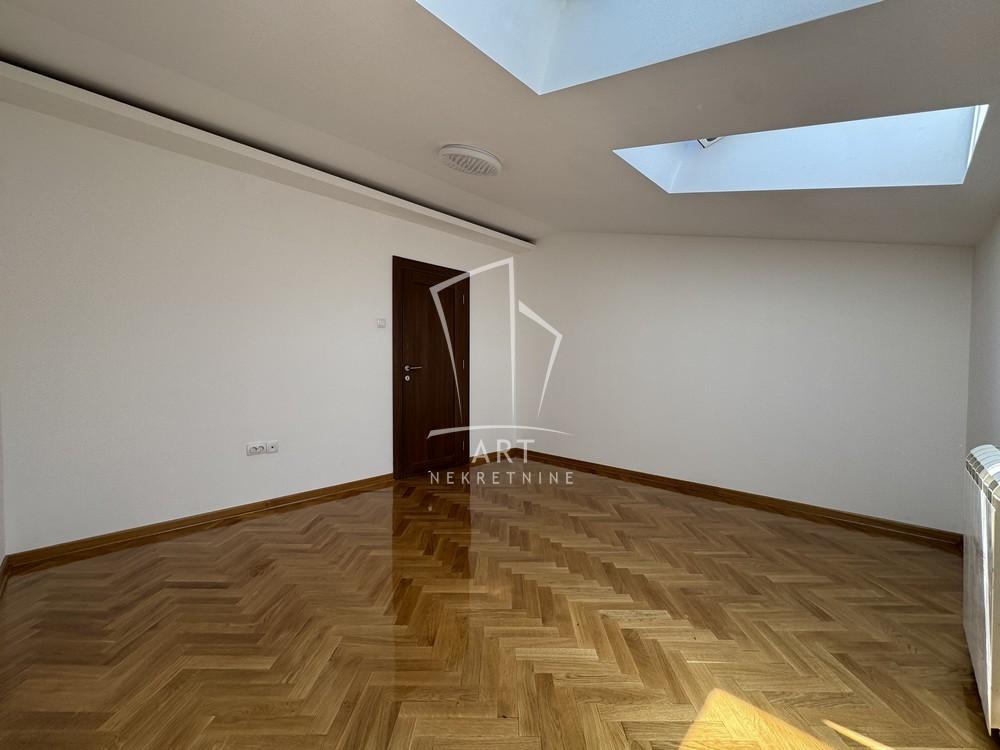 Slika 2 - Šumatovačka, Četvorosoban stan za izdavanje, 127m2, 1.800€