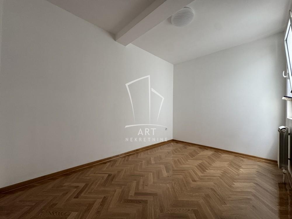 Slika 4 - Šumatovačka, Četvorosoban stan za izdavanje, 127m2, 1.800€