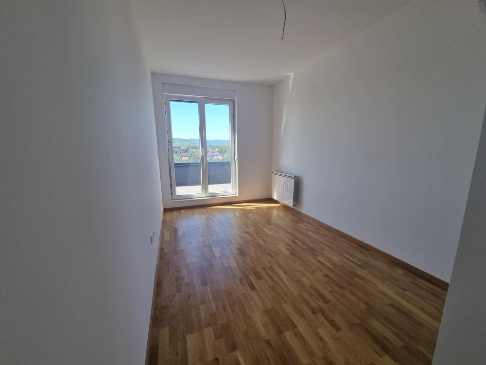Slika 1 - Četvorosoban stan na prodaju, 101m2, 229.900€