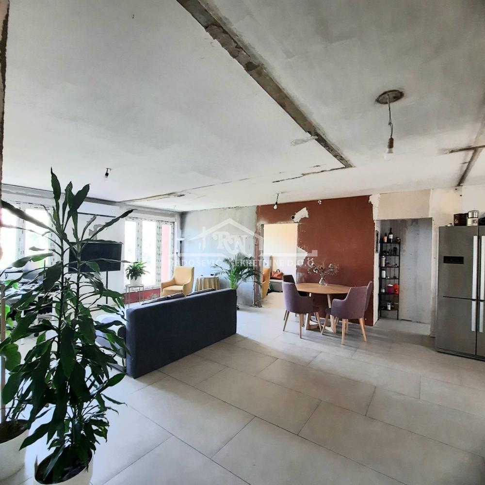 Slika 11 - Bulevar oslobođenja, Trosoban stan na prodaju, 84m2, 197.000€