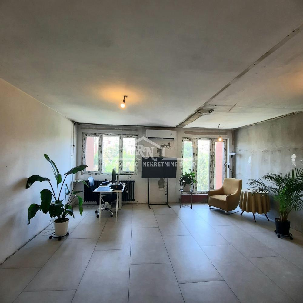 Slika 1 - Bulevar oslobođenja, Trosoban stan na prodaju, 84m2, 197.000€