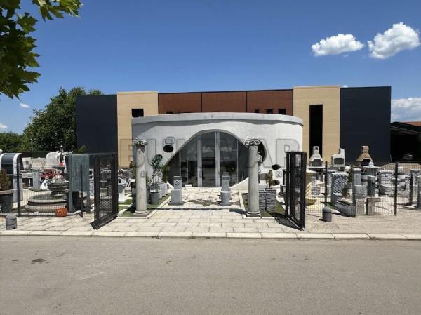 Slika 2 - Bulevar svetog cara,  Lokal za izdavanje, 425m2, 900€