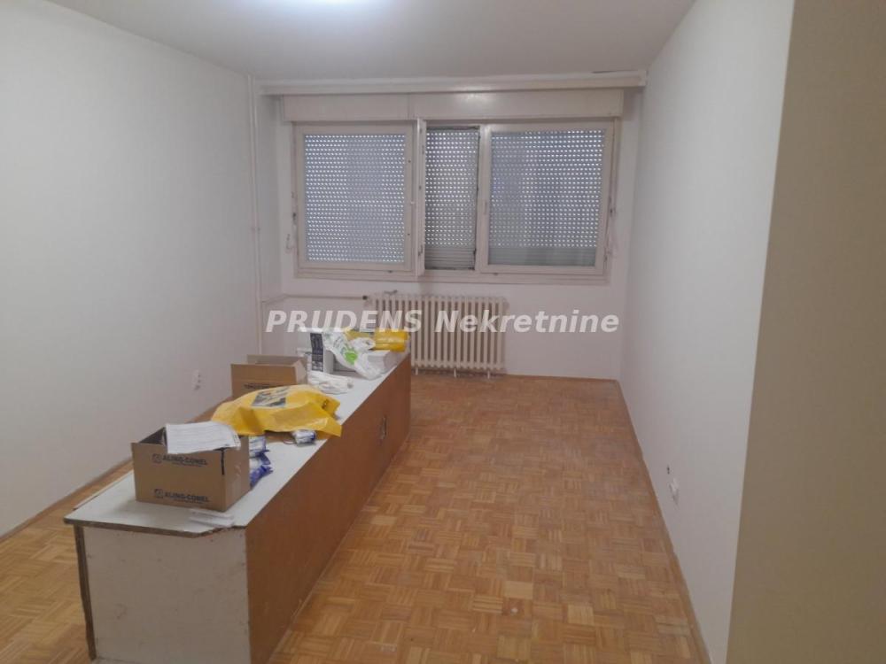 Slika 4 - Gandijeva, Trosoban stan za izdavanje, 84m2, 650€