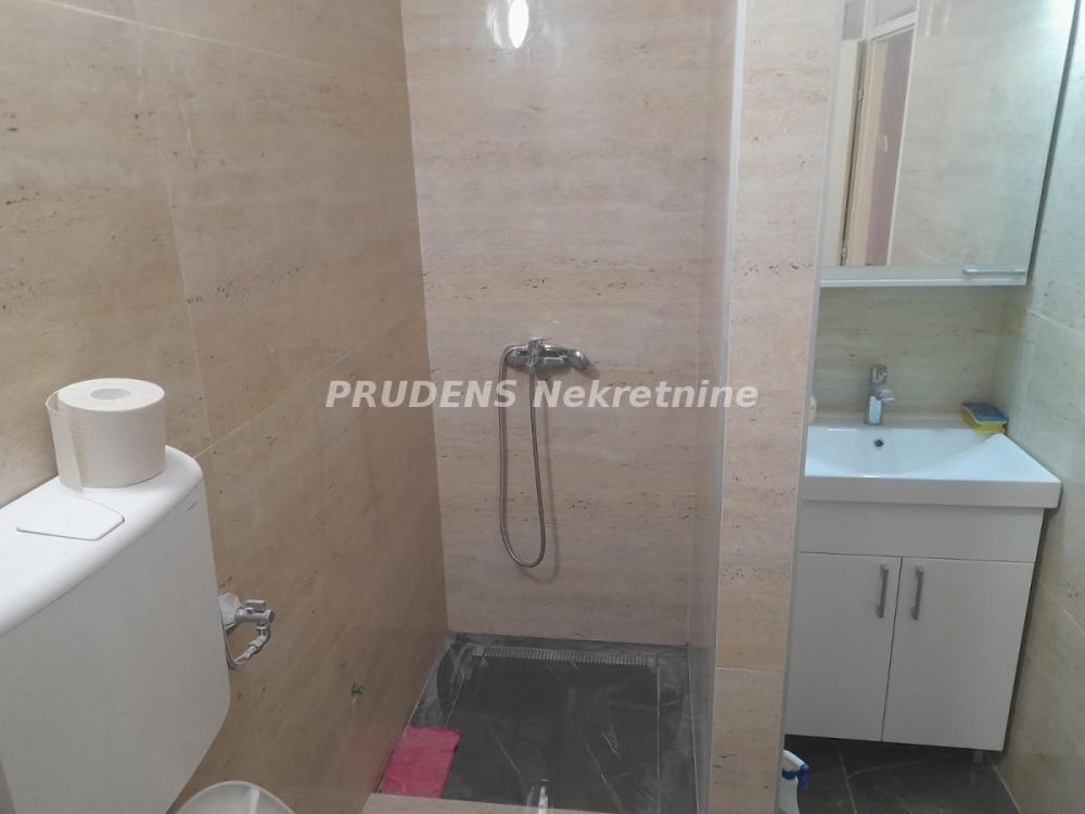 Slika 8 - Gandijeva, Trosoban stan za izdavanje, 84m2, 650€