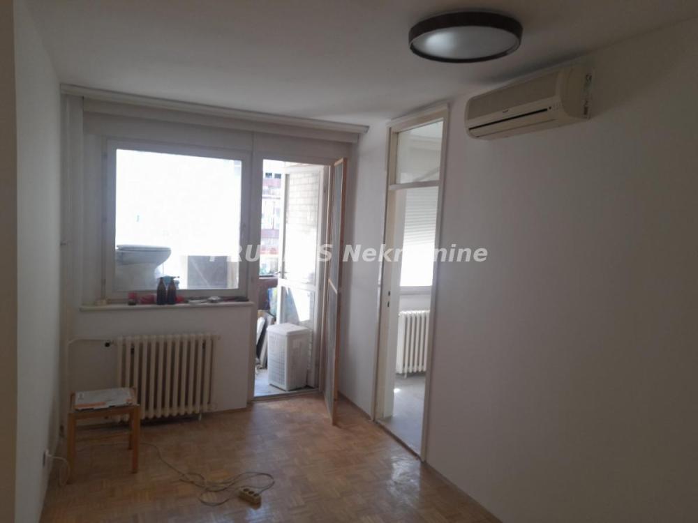 Slika 1 - Gandijeva, Trosoban stan za izdavanje, 84m2, 650€